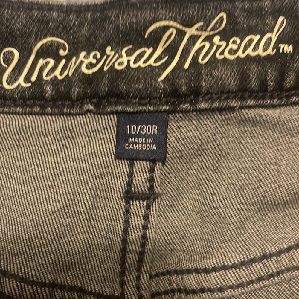 Universal Thread shorts - Picture 3 of 4